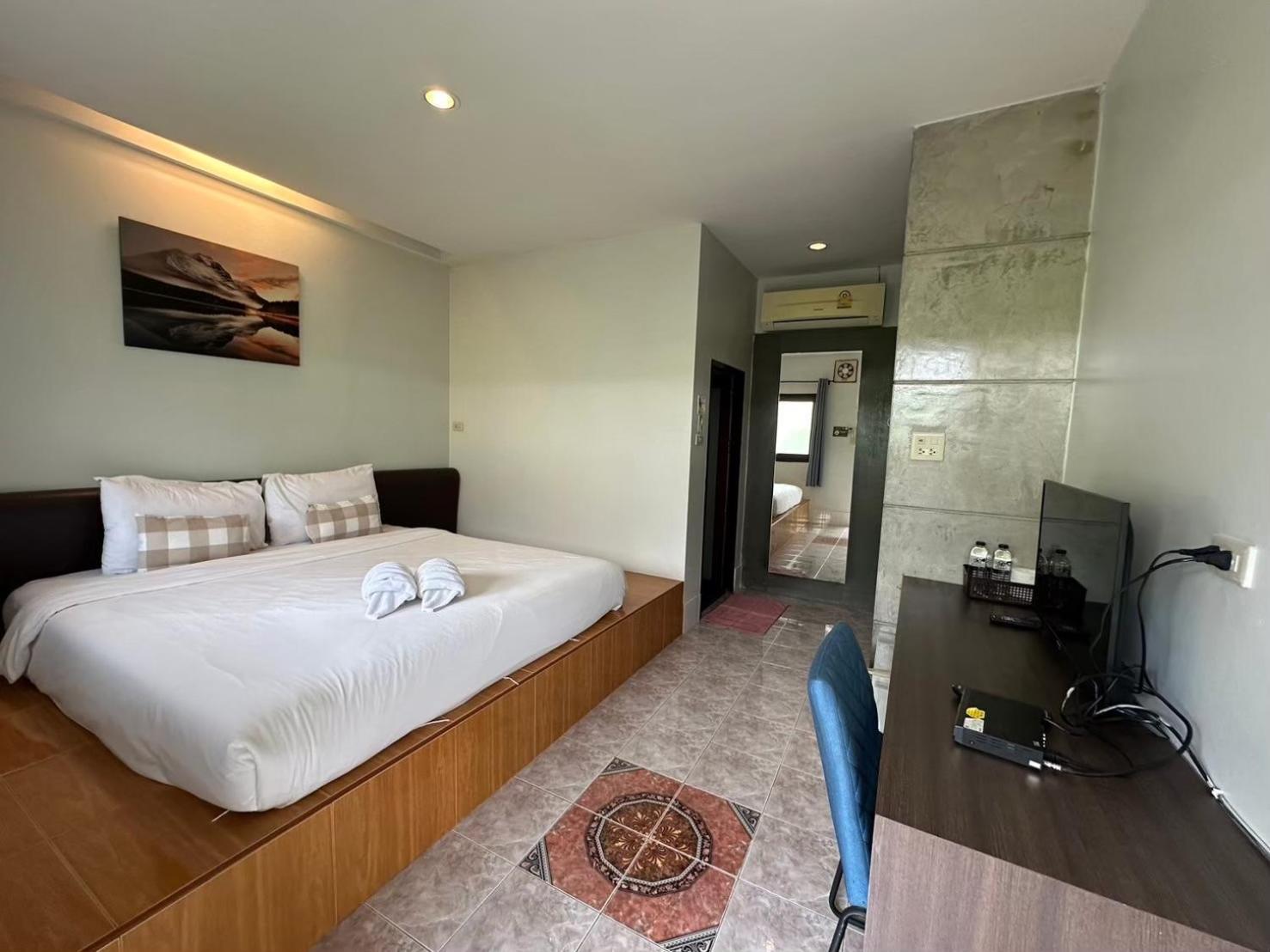 Baan Ma Feung Guesthouse Kanchanaburi by Eksteriør bilde