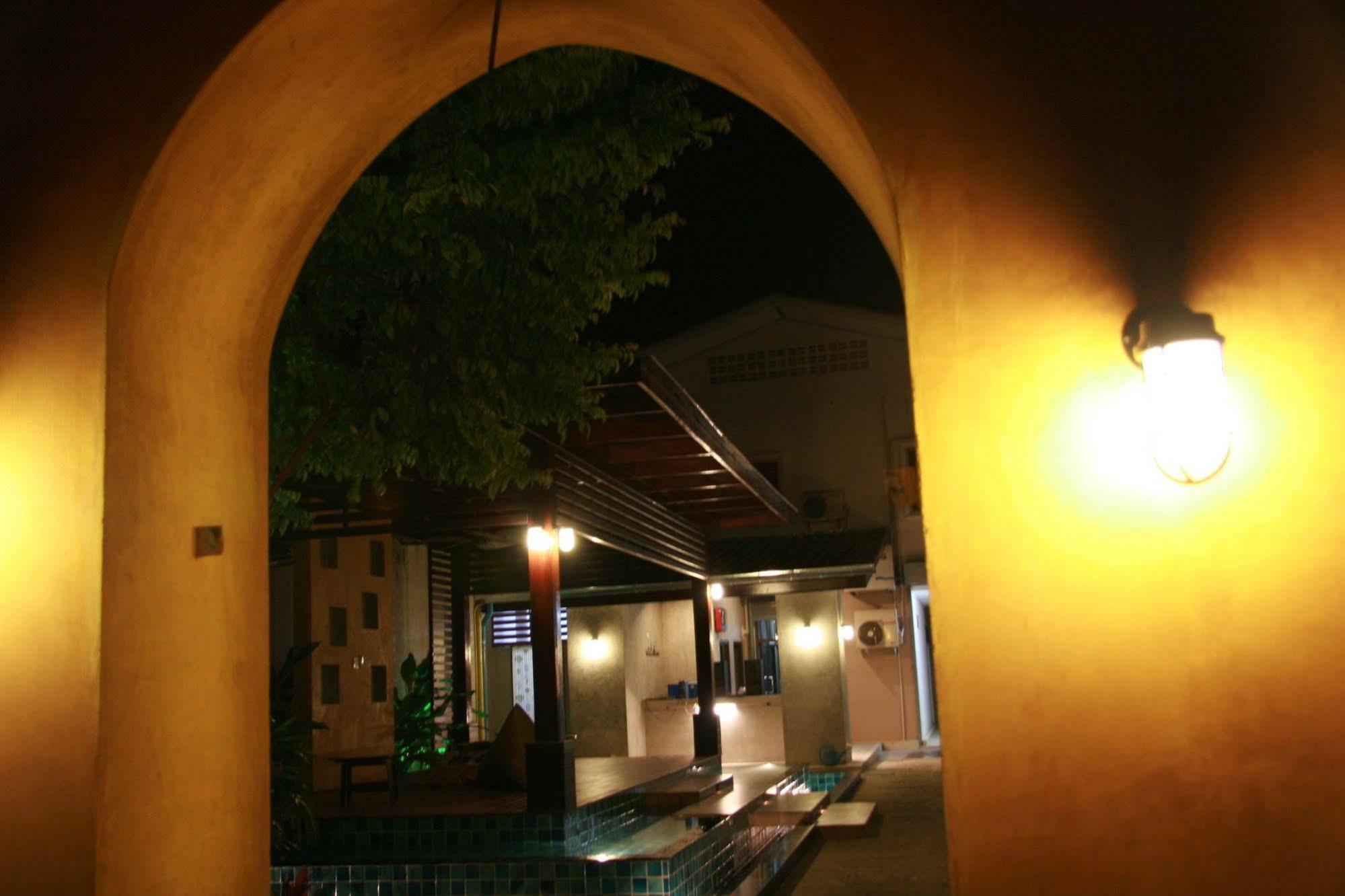 Baan Ma Feung Guesthouse Kanchanaburi by Eksteriør bilde